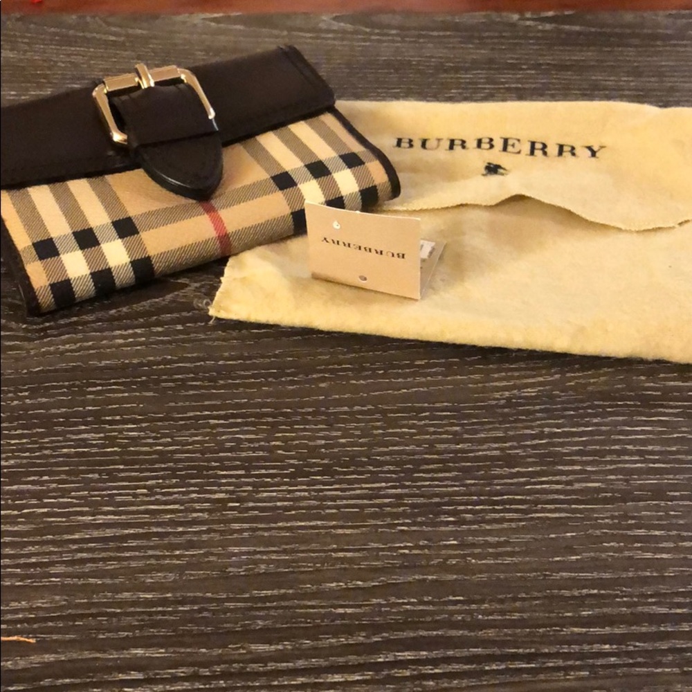 Authentic new burberry novacheck wallet